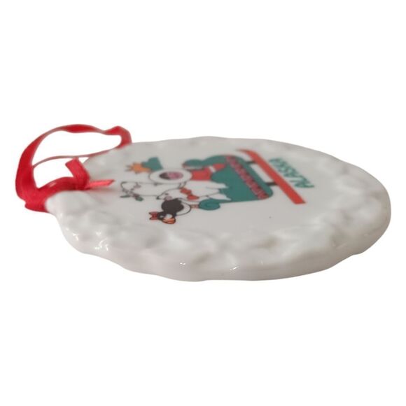 Vintage ALASKA Ceramic Ornament Christmas Eskimo Polar Bear Seal Sled Round 90s. - Picture 6 of 12